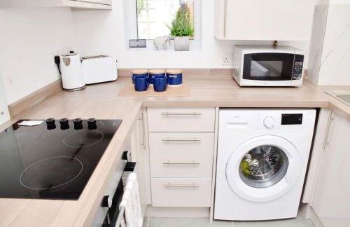 SM Dreams Unlimited Serviced Accommodation- Stanwell-Staines-Heathrow - Foto 10