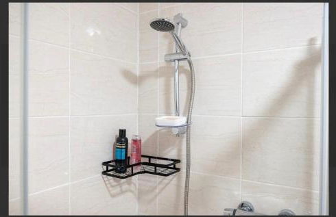 Central Mews Free Wi-Fi-Parking-Contractors - Photo 3