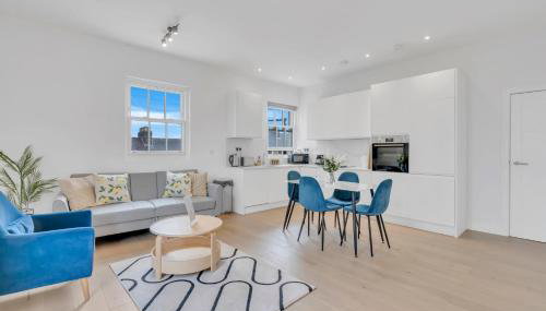 Modern Cosy 2 bed apartment, Smart TV & NETFLIX with private balcony and city view - Foto 5