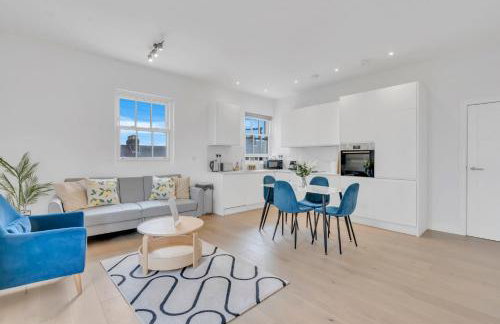 Modern Cosy 2 bed apartment, Smart TV & NETFLIX with private balcony and city view - Foto 5