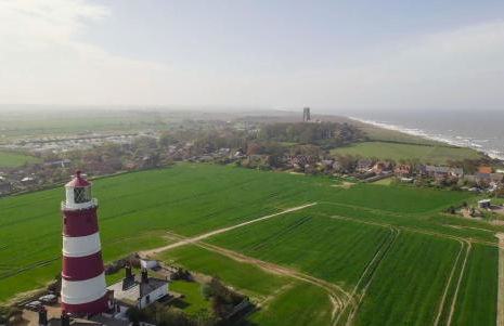 4 bed house 50 yards from the beach & lighthouse - Photo 32