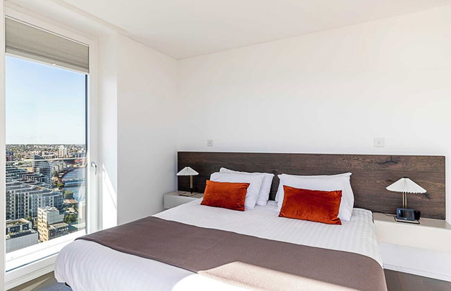 Luxurious 3-bed Sky-high Battersea Gem - Foto 5