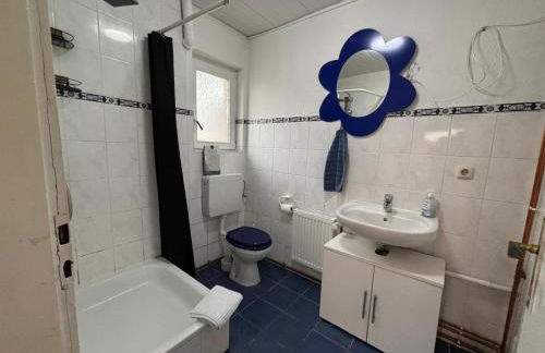 FEWO in Varel Winkelsheide in 11 Auto-Minuten am Hafen oder am Strand auch mit Hund - Foto 13