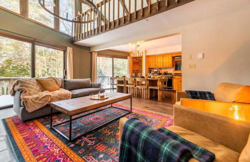 Luxe Lake Harmony Home, Game Room, Firepit, Deck - Foto 5