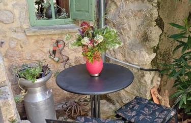 LA GARDE ADHEMAR, L'escalier Médiéval - Foto 25