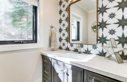 Walk to Lake Arrowhead Village! Home with Lake Views - Foto 13