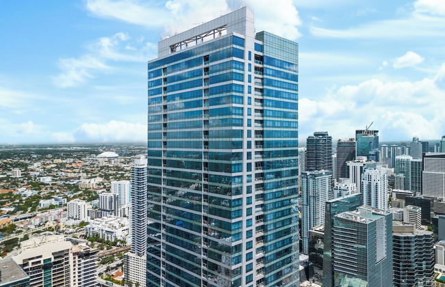 Luxury Condos at Four Seasons - Foto 46