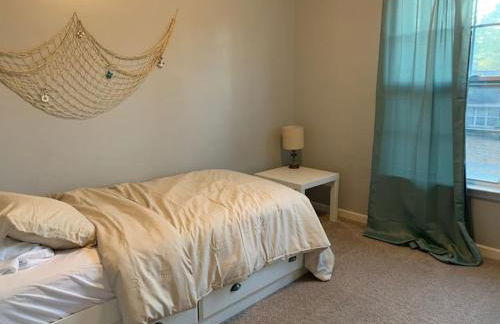 Lovely two-story house with spacious backyard - Foto 23