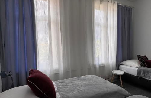 Moderne 4 Zimmer Apartment mit Bergblick Stadtzentrum Contactless Check-in - Foto 11