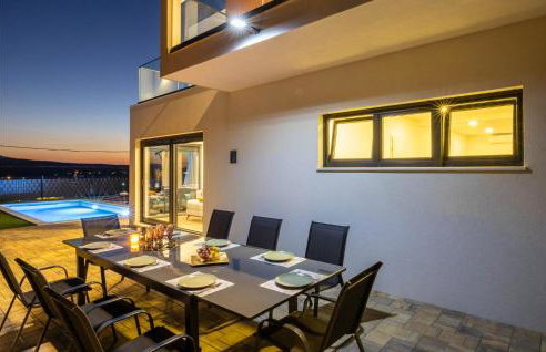 Amazing Home In Dicmo With Kitchen - Photo 26