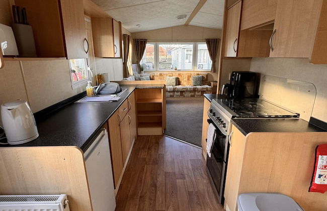 3 Bed Caravan - Sleeps 8 - Pet Friendly, Parking - Foto 7