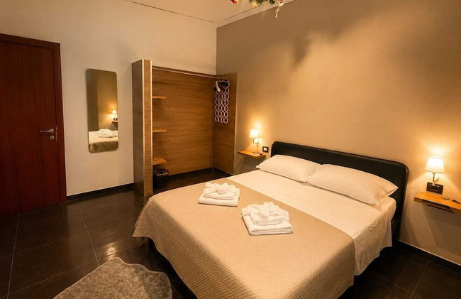 Royalty room spa - Photo 35