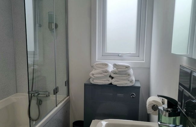 House Of Juniper - The Cabins - Photo 6