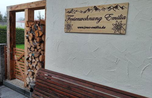 Ferienwohnung Emilia mit Bergblick (Westen) - Foto 2