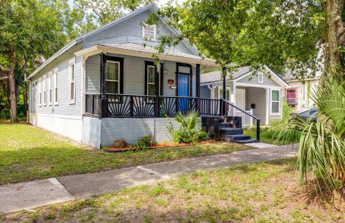 Less Than 1 Mi to EverBank Stadium Retreat with Yard! - Foto 24