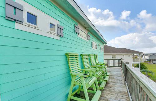 Walk to Shore Crystal Beach Escape with Deck and Bar! - Foto 26