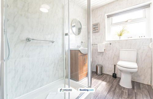 Spacious 3 BR House in PR6 Free Parking & WiFi Sleeps 6 - Foto 8