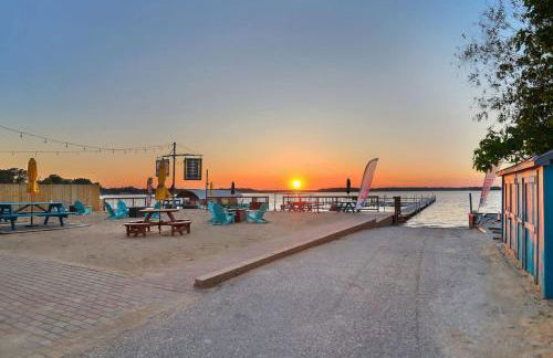 Chain O' Lakes Beach Penthouse Sunset View and Boat Dock - Foto 3