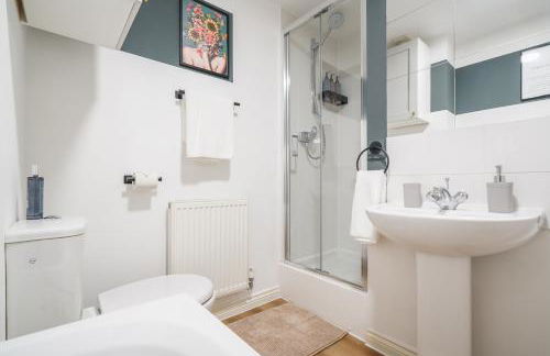 Aylesbury 3BR Home, Sleeps 5, Trendy for couples & Contractors Homely Stay - Foto 30