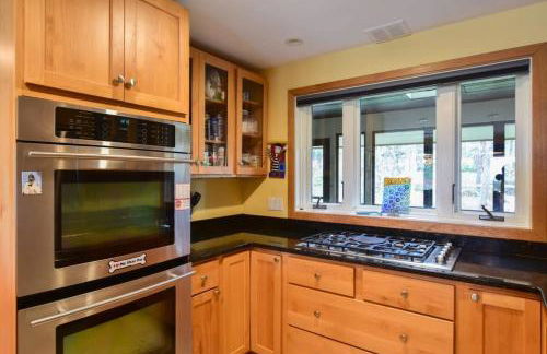 Beautiful backyard pool deeded beach rights - Foto 10