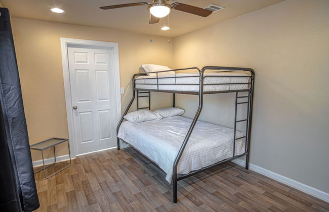 Nice 3br/2ba Near Downtown 2 min At&t Center - Foto 6