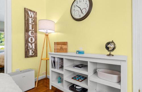 Visit Nonna's Beach Cottage & Enjoy the Sunshine with a Short Walk to the Beach! - Foto 7