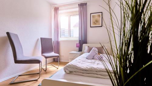 Praktisch&Zentral für Gruppen und Firmen-3 Schlafzimmer- 6 Personen-Parkplatz-Balkon-Stadtmitte-schnelles WLAN - Foto 3