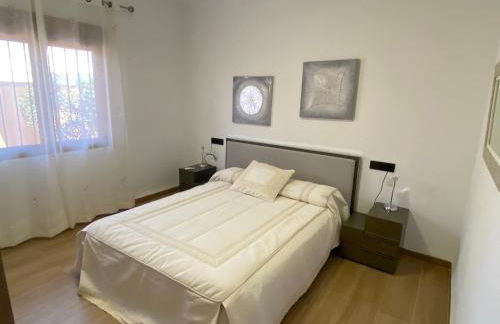 Chalet con piscina privada de 4 dormitorios Las Herrerias -cerca de Vera Playa- - Foto 15