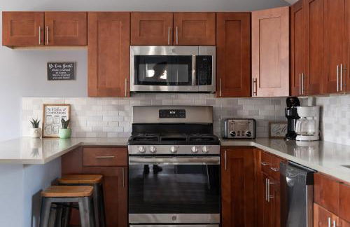 Walk to WP Gate and Free Parking - Foto 11