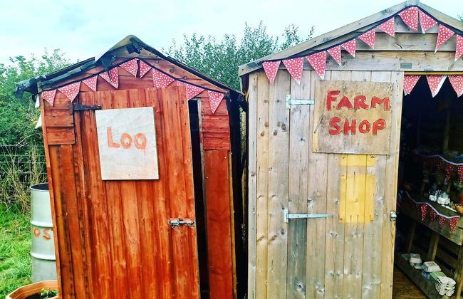 Secluded Converted Horsebox Retreat in Welcombe - Photo 4