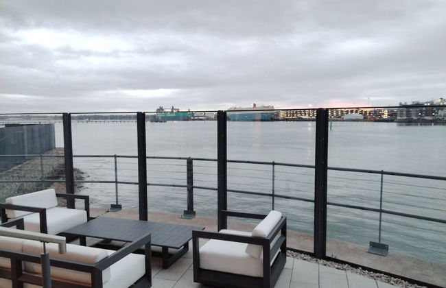 Southampton Waterside by Charles Hope - Photo 16