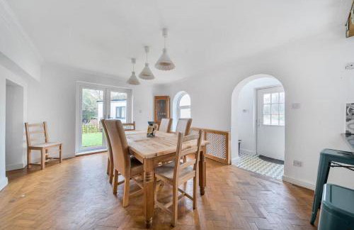 16th-Century Cottage with Separate Studio and Garden, Sleeps 12 - Foto 7