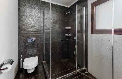 Villa Saronida - Photo 4