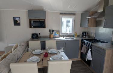 Modern Spacious Willerby Malton Caravan at Durdle Door Holiday Park, Close to Iconic Durdle Door & Lulworth Cove - Foto 8