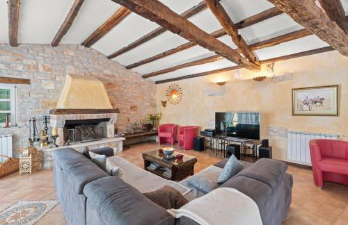 Villa Karim with private pool and BBQ - Foto 8