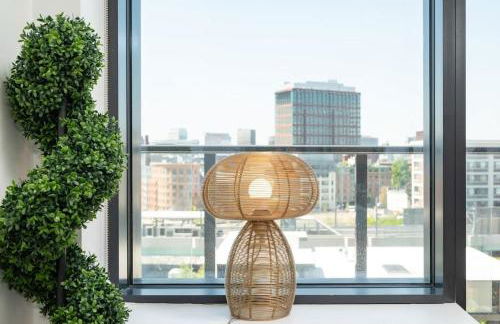 Luxury Apartment w King Bed Shared Pool & Rooftop - Foto 1