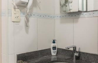 Comfortable Gonzaga Apartament - Em 1 minuto a pé tá na PRAIA Gonzaga em Santos e no Shopping Balneário, 2 ar-condicionados, portaria 24 horas, elevador, 1 vaga carro Gratís, wi-fi Grátis, enxoval Gratuito, PRAIA Santos Gonzaga, Bicicleta disponí - Foto 28