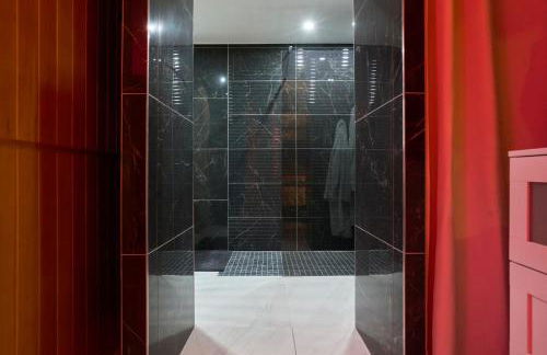 L'Amoria - Suite Romantique moderne avec Jacuzzi & Sauna - Foto 36