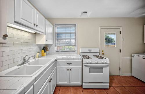 Modern 2B1B 7min to LAX, near LMU, SoFi Stadium, Beach - Foto 7