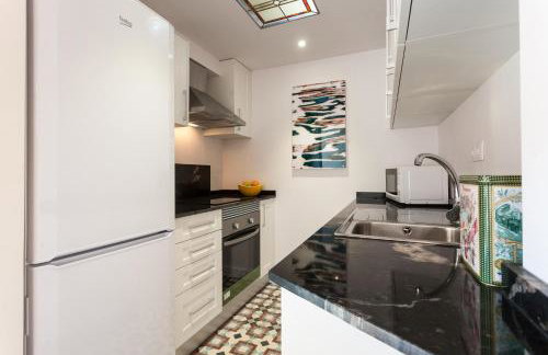 FLORIT FLATS - CENTER 2BR 2BA ATTIC TERRACE VIEW WIFi AC - Photo 24