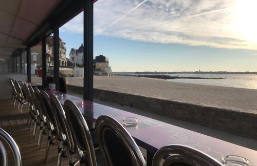 TOUT A PIED ! T2 25m2 - Parking privé - Wifi - Foto 17