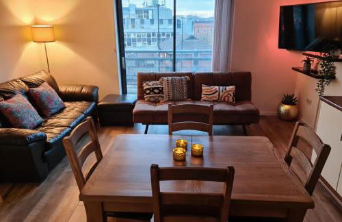 Comfy Salford Apartment 2 Bed 2 Bath Parking - Foto 1