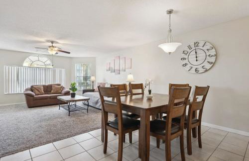 Near Disney! Pool and Hot Tub with Free Parking - Foto 3