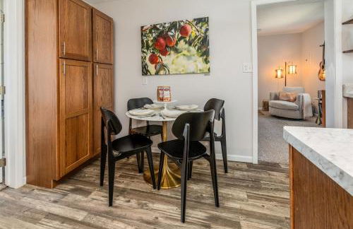 Historic Farm Cottage on 800-Acre Orchard - Foto 31