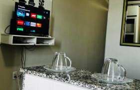 Stúdio Completo com Ar e wifi rápido em itapuã - Foto 31