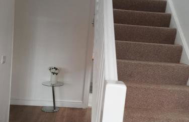 4 bedroom Home Family or Work Stay London - Photo 31