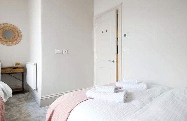 Panoramic sea Views in Beachfront apt w Balcony - Foto 14