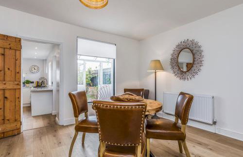 Delightful 2 Bed House a Stones Throw From Beach - Pass the Keys - Photo 18