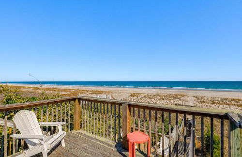 Oceanfront Gem with Rooftop Deck Steps to Sand - Foto 23