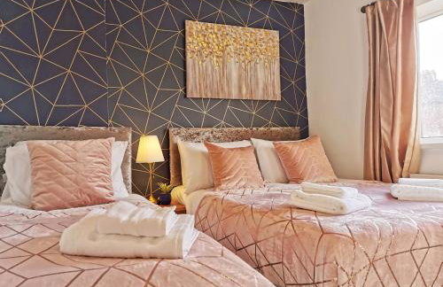 Highstone 4 Bedrooms Home 7 Beds With Parking and Garden - Foto 2